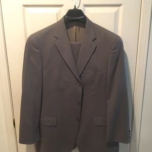 Brandini 3-button men’s suit, 41R, Olive